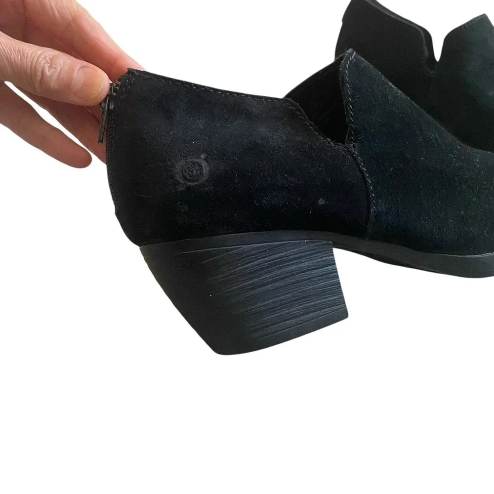 Born Black Suede Western Ankle Booties Size 10M V-Cut Block Heel Cowgirl Chic